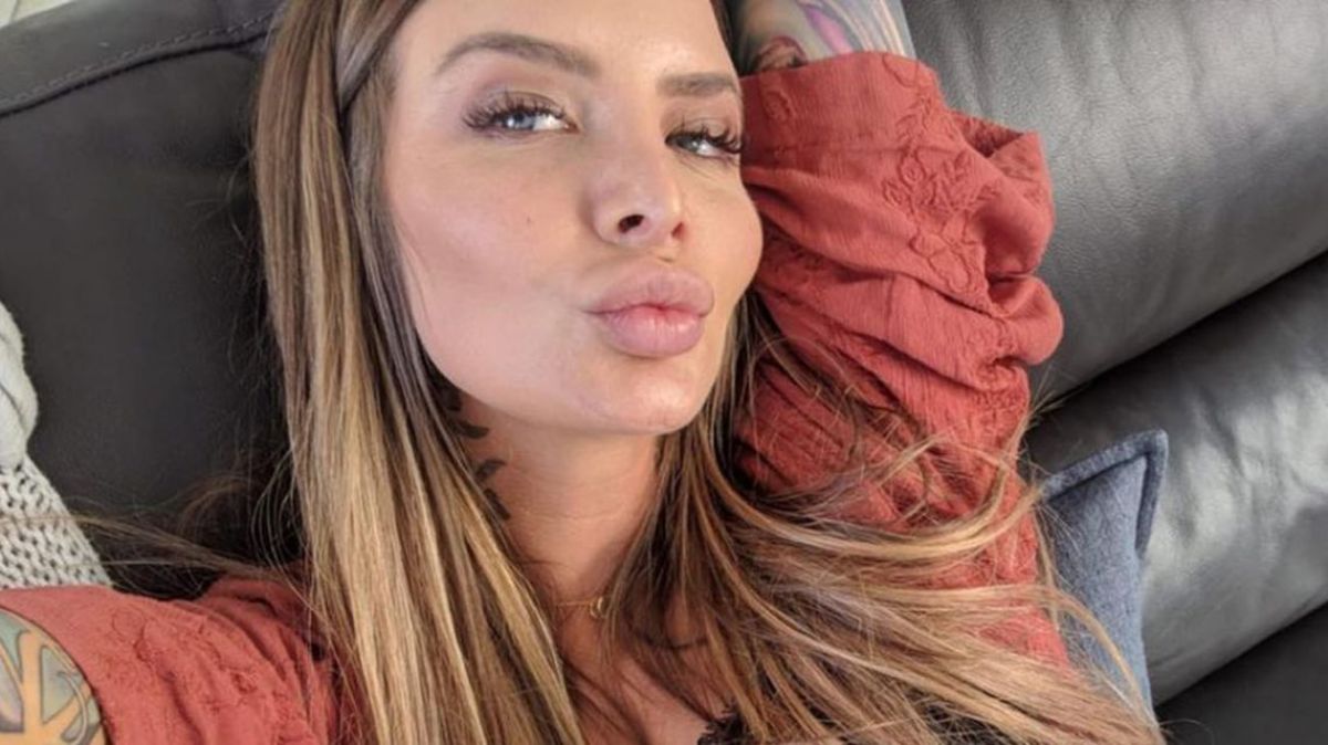 Nació con dos úteros y dos vaginas, y enloquece a los fans del porno